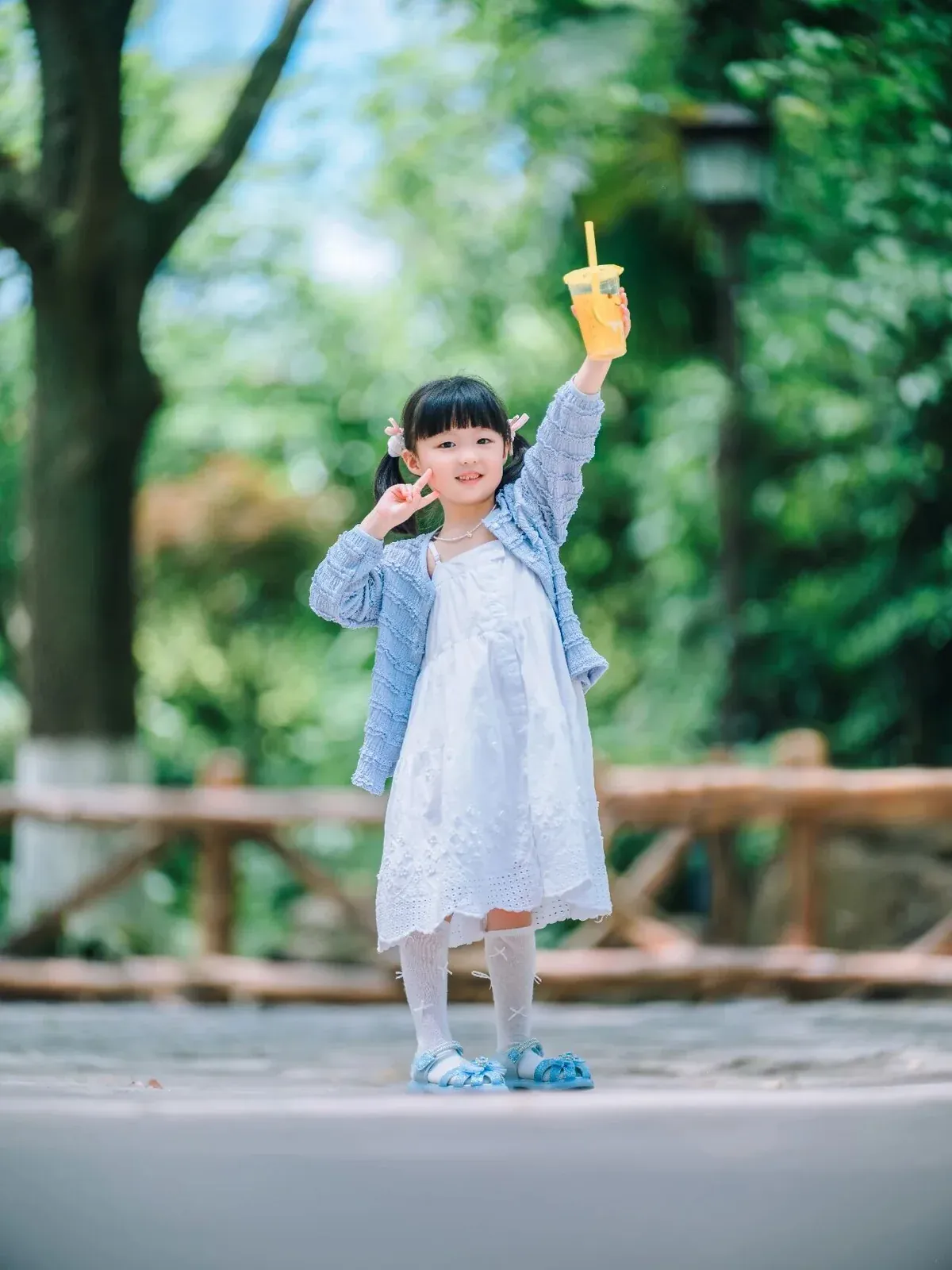 LAOWA 200mm F2とGFX100Sで撮影した人物作例